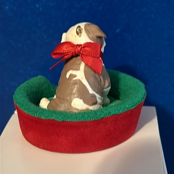 2007 HALLMARK KEEPSAKE Puppy Love Christmas Ornament BULLDOG #17 in Series - Picture 6 of 6
